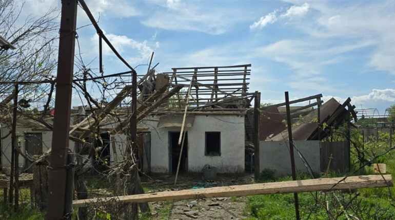 На Херсонщині російські терористи обстріляли житлові квартали, є влучання в критичну інфраструктуру