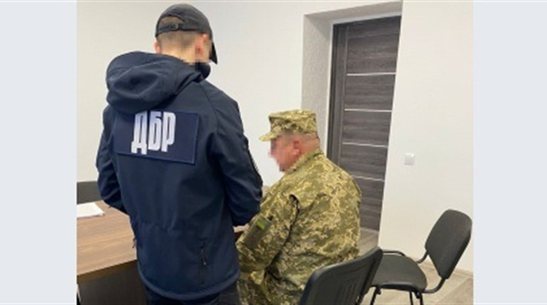 Нелегально призначав «бойові»: ДБР повідомило про підозру посадовцю військової частини на Рівненщини