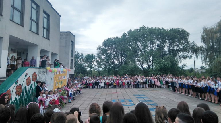 Городецькі школярі та дошкільнята відзначили завершення навчального року урочистою лінійкою