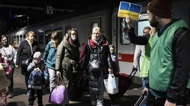 Більшість біженців з України готові одразу повернутися додому у разі завершення війни