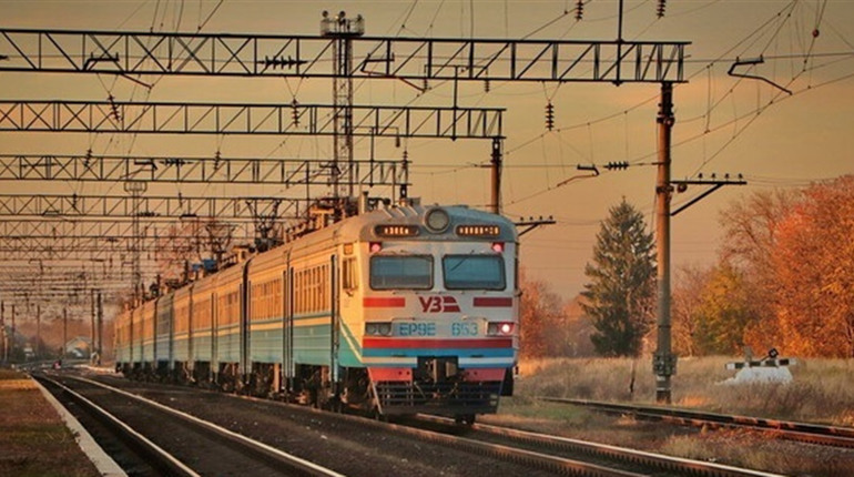 Трагедія на Одеській залізниці: під час евакуації пасажирів загинула провідниця