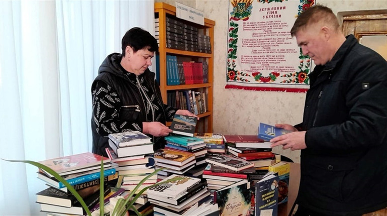 Ігор Гирич, Василь Зима та інші: у бібліотеці на Переяславщині додалося книг українських авторів