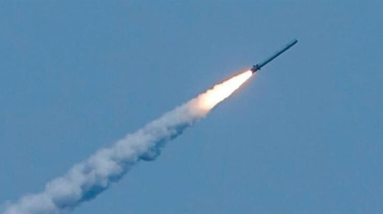 Атака ракетами та БпЛА: у Чернігові зруйновані гаражі й житлові будинки. Фото