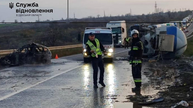 Смертельна аварія на трасі Одеса–Рені: зіткнулись вантажівка і легковик