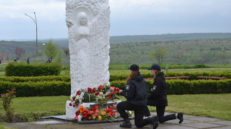 37-мі роковини аварії на ЧАЕС: в Южноукраїнську вшанували подвиг ліквідаторів катастрофи
