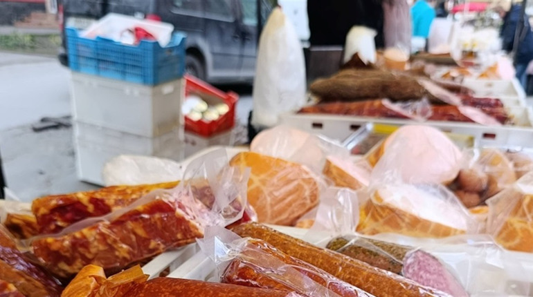 М'ясо, овочі, курчата: ціновий зріз звягельського ринку "Урожай" за 5 квітня