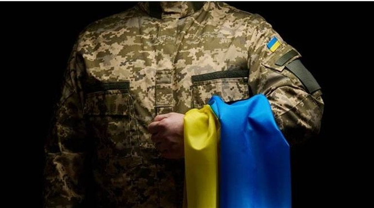Сім'ї загиблих чернігівців-військовослужбовців отримають 40 тис. грн допомоги від міста у 2023 році