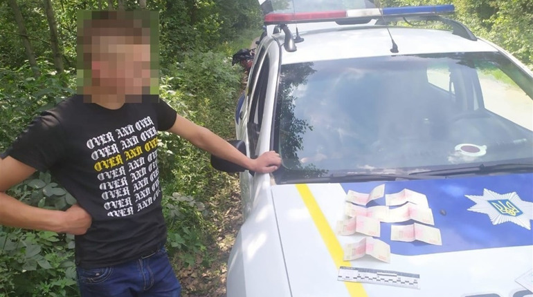Намагався відкупитися: нетверезий водій пропонував поліцейським 700 гривень
