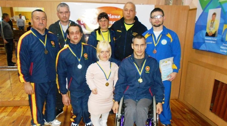 Сарненські спортсмени вибороли вісім нагород із пауерліфтингу