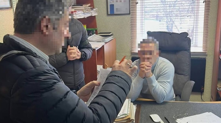 На Вознесенщині затримали директора комунального підприємства за хабар у 1000 доларів