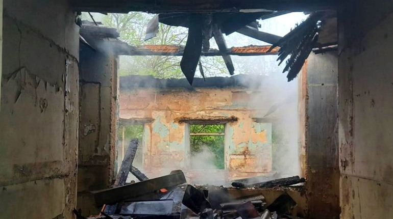 Ворожий обстріл на Херсонщині: знищено фельдшерський пункт, пошкоджено школу та торгівельний центр