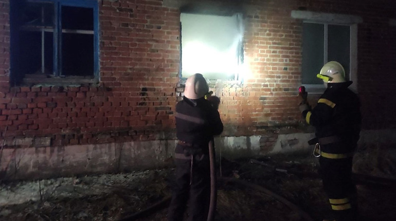 У Лозівському районі сталося дві пожежі. У вогні згоріли четверо людей