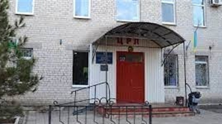 Росіяни в Генічесььку «ремонтують» лікарню, яку вже ремонтували два роки тому бюджетним коштом