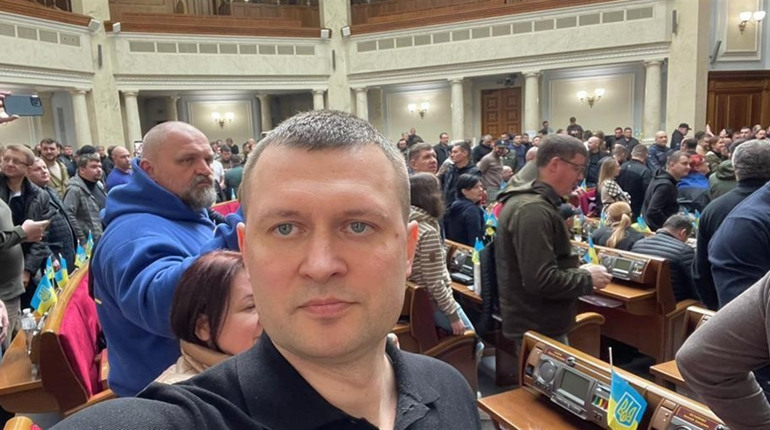 «Захищати, допомагати, відбудовувати» - такі завданя ставить народний депутат України Ігор Васильєв