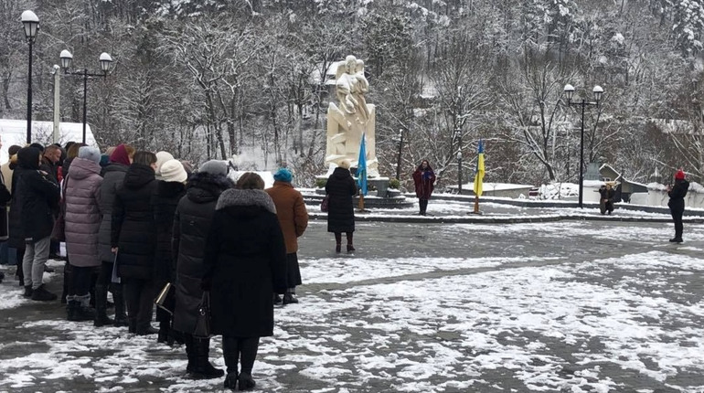 У Кременці вшанували Героїв України до Дня Гідності і Свободи