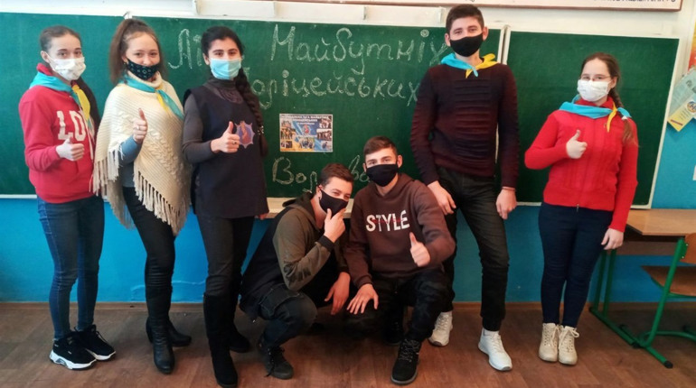 Як школярам приєднатися до “Ліги майбутніх поліцейських” у Волноваському районі?