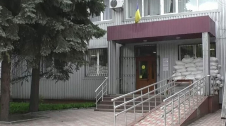 "Штат скоротився уп`ятеро". Як працює управління соцзахисту у Добропіллі?