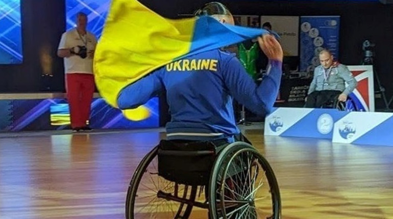 Українські танцюристи на візках - перші у Європі. Три золоті медалі виборов нетішинець Іван Сівак