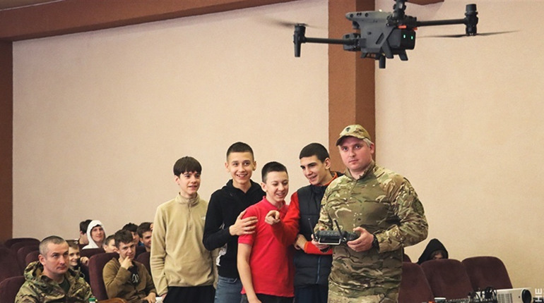 Нетішинські нацгвардійці провели Урок мужності для учнів академічного ліцею