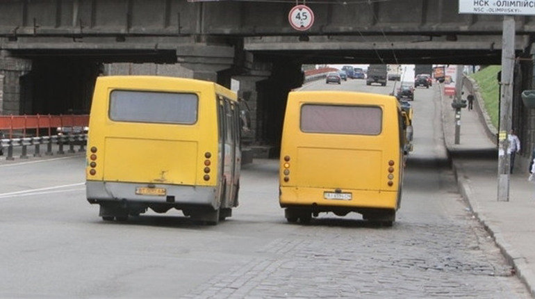 Маршрутки «Фастів-Київ» їздять раз на дві години, автобуса на Житомир не буде до кінця локдауну