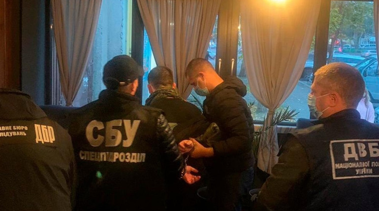 У Миколаєві на збуті наркотиків затримали херсонського правоохоронця