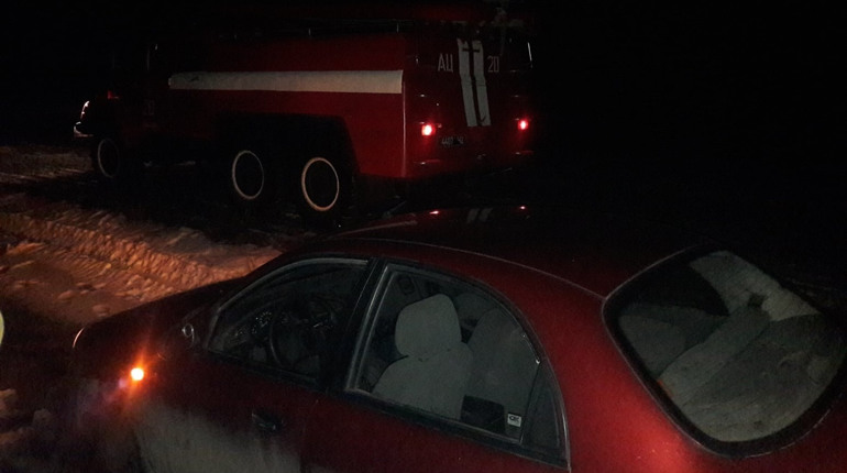 Білопільські рятувальники надали допомогу водієві та пасажирам автівки