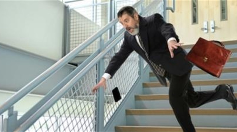 Профілактика падінь у літніх людей: як зменшити ризики та зберегти активність