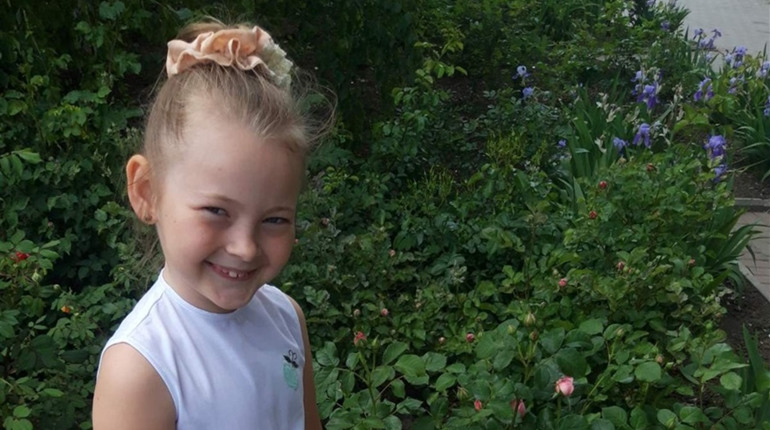 8-летняя Вика верит, что операция изменит ее жизнь