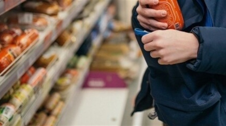 На Кременеччині спіймали магазинного злодія