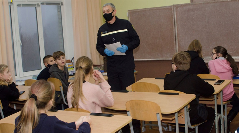 Вогнеборці відвідали міські школи: про що говорили зі школярами?