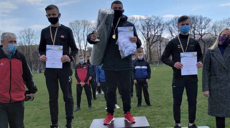 Старокостянтинівець став чемпіоном України зі штовхання ядра