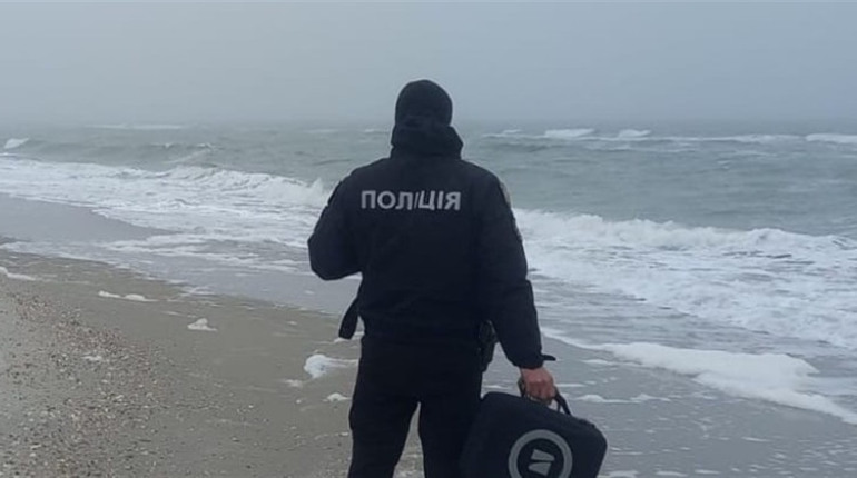 Вийшли в море вночі та зникли: на Одещині розшукують двох рибалок