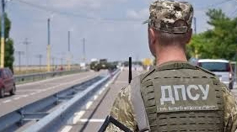 Інцидент на КПП Удобне: затримали чоловіка, який відмовився надавати документи і чинив опір