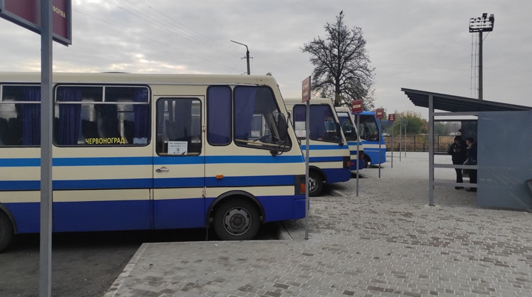 З 22 листопада їздити приміським громадським транспортом зможуть лише вакциновані або протестовані