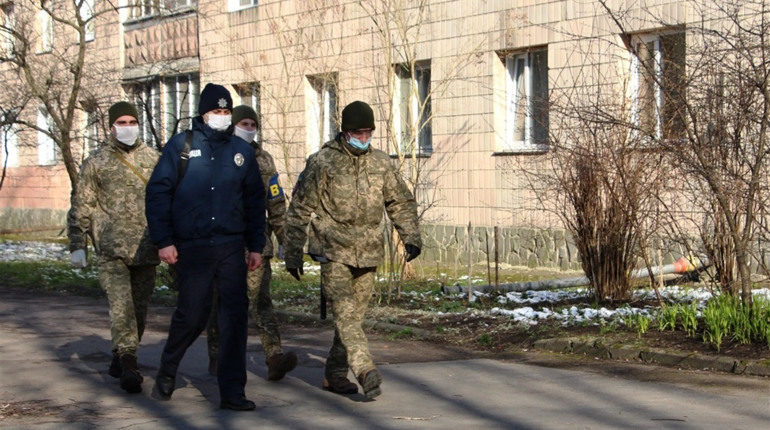 Патрулювання на вулицях і посилений карантин: що треба знати про надзвичайну ситуацію в країні