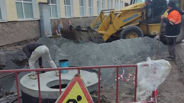 На вул. Рівненська під'єднали нову лінію до мережі централізованого водопостачання