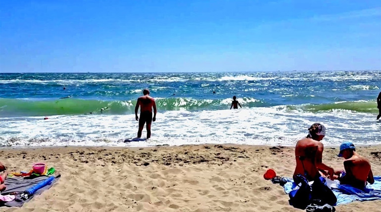 Після сильної зливи купатися в морі на одеських пляжах поки що не рекомендують. Що на пляжах області