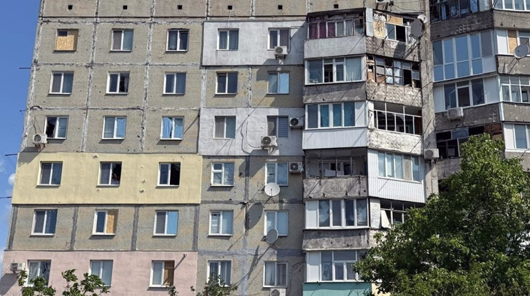 На Херсонщині армія рф завдала ударів при критичній інфраструктурі та житловим кварталам