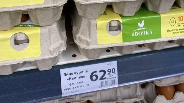По всій Україні дорожчають домашні яйця — ціна перевищила 60 грн: в Херсоні так вже понад півроку