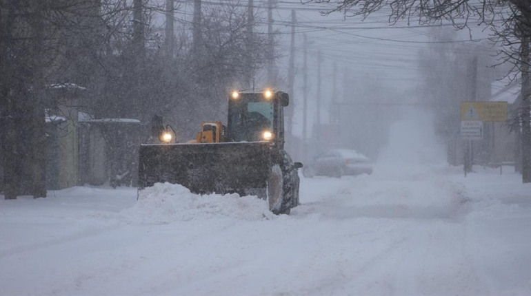 В Ізмаїлі вхурделило: місто накрив циклон