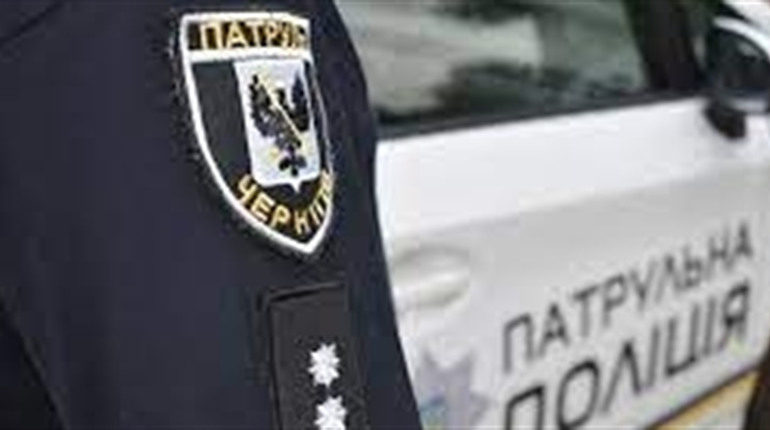 Одна з жінок, які викликали поліцію для розваги, виявилася у розшуку за крадіжку