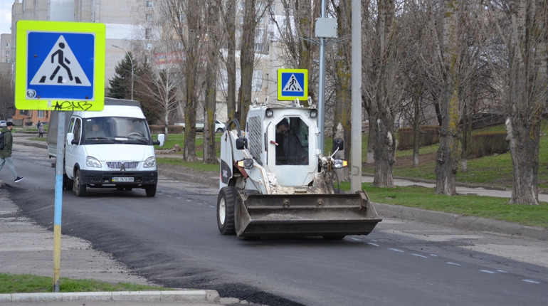 Капремонт вулиці Дружби Народів триває. Чи вистачить запланованих коштів?