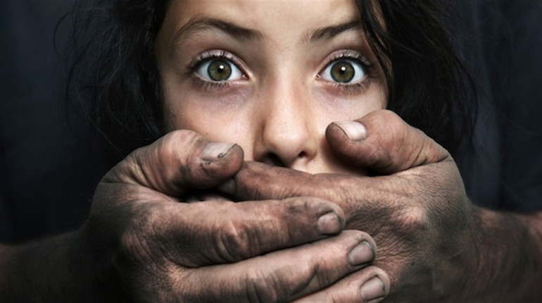 На Кіровоградщині чоловіка засудили до ув’язнення за сексуальне насилля над неповнолітньою дівчиною