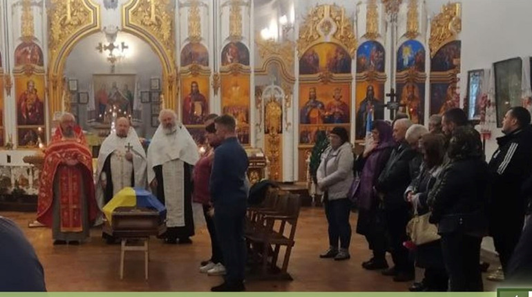 Чернігівщина попрощалася з трьома Захисниками