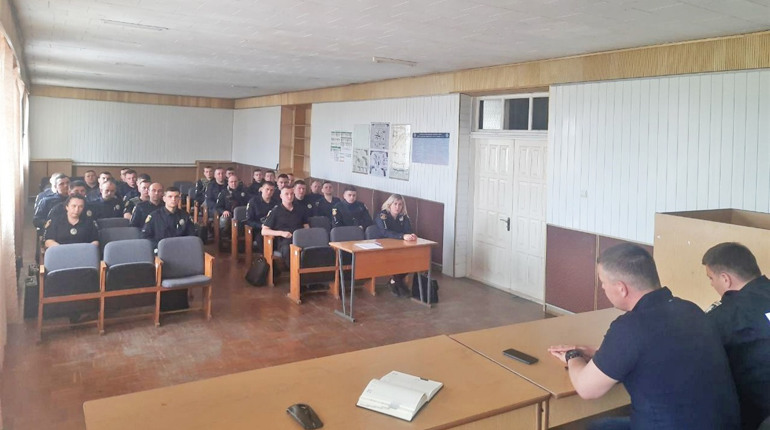У Володимирці поліція радилась, як запобігти вирощуванню наркотичного маку і конопель
