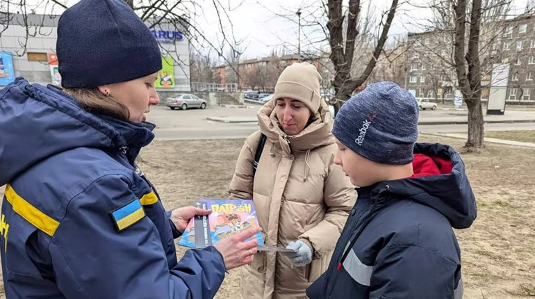 Рятувальники Нікополя продовжують просвітницькі рейди щодо безпеки містян