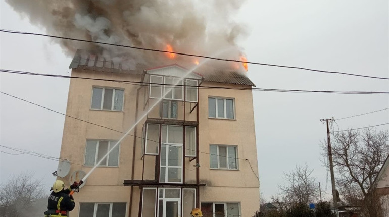 Через пожежу родина фастівського вчителя залишилася без житла. Потрібна допомога