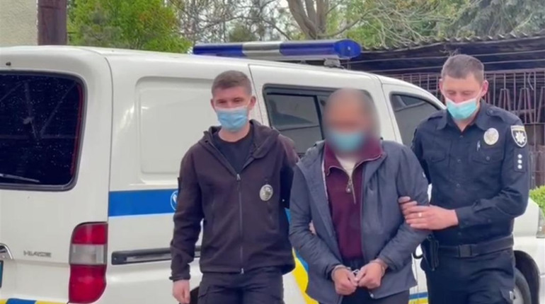У Маяках під час провід чоловік смертельно поранив іншого через давні образи