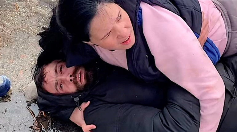 Сутичка біля військкомату: в Ізмаїлі сталася бійка між ромськими жінками та представниками ТЦК