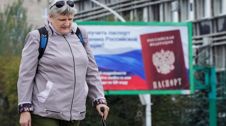 "Перші вибори". За понад рік окупації на Луганщині росіяни не змогли паспортизувати всіх "виборців"